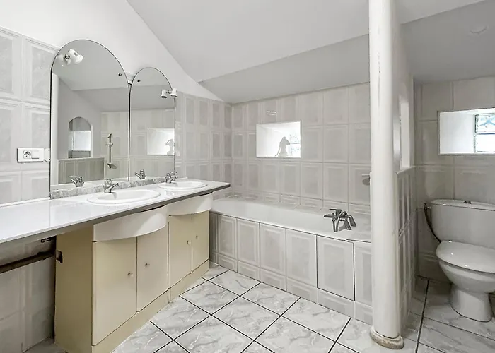 Maison Familiale Authentique, Calme Et Rustique *